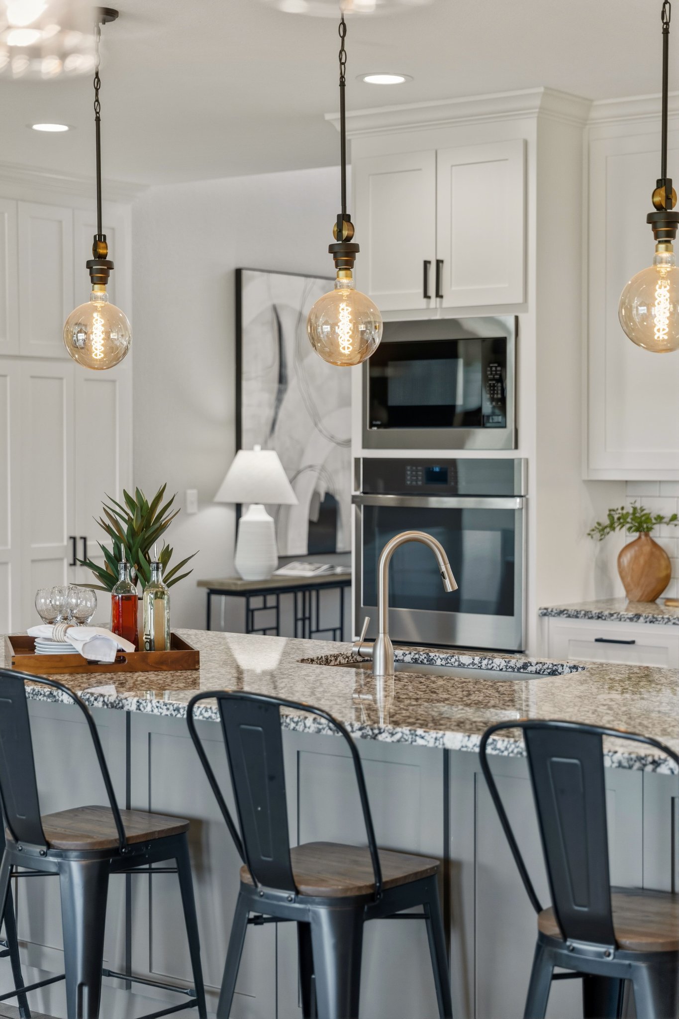 Kitchen Island & Pendants